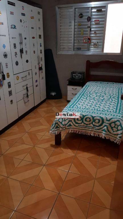 Sobrado à venda com 5 quartos, 230m² - Foto 4