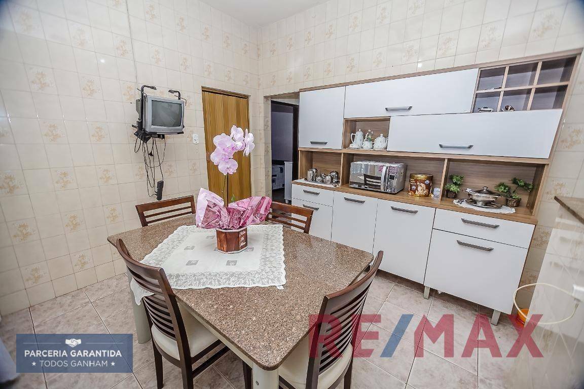 Casa à venda com 3 quartos, 81m² - Foto 14