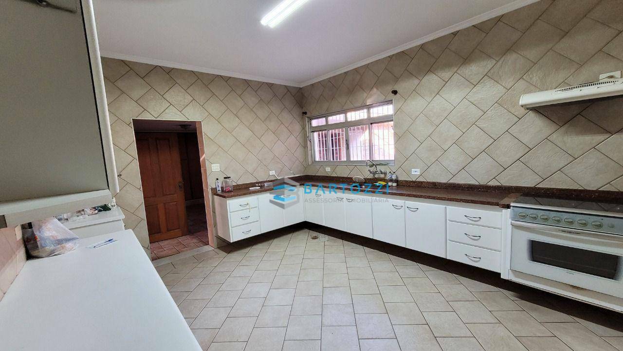 Casa à venda com 4 quartos, 244m² - Foto 7