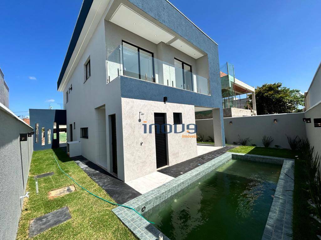 Casa de Condomínio à venda com 4 quartos, 218m² - Foto 2