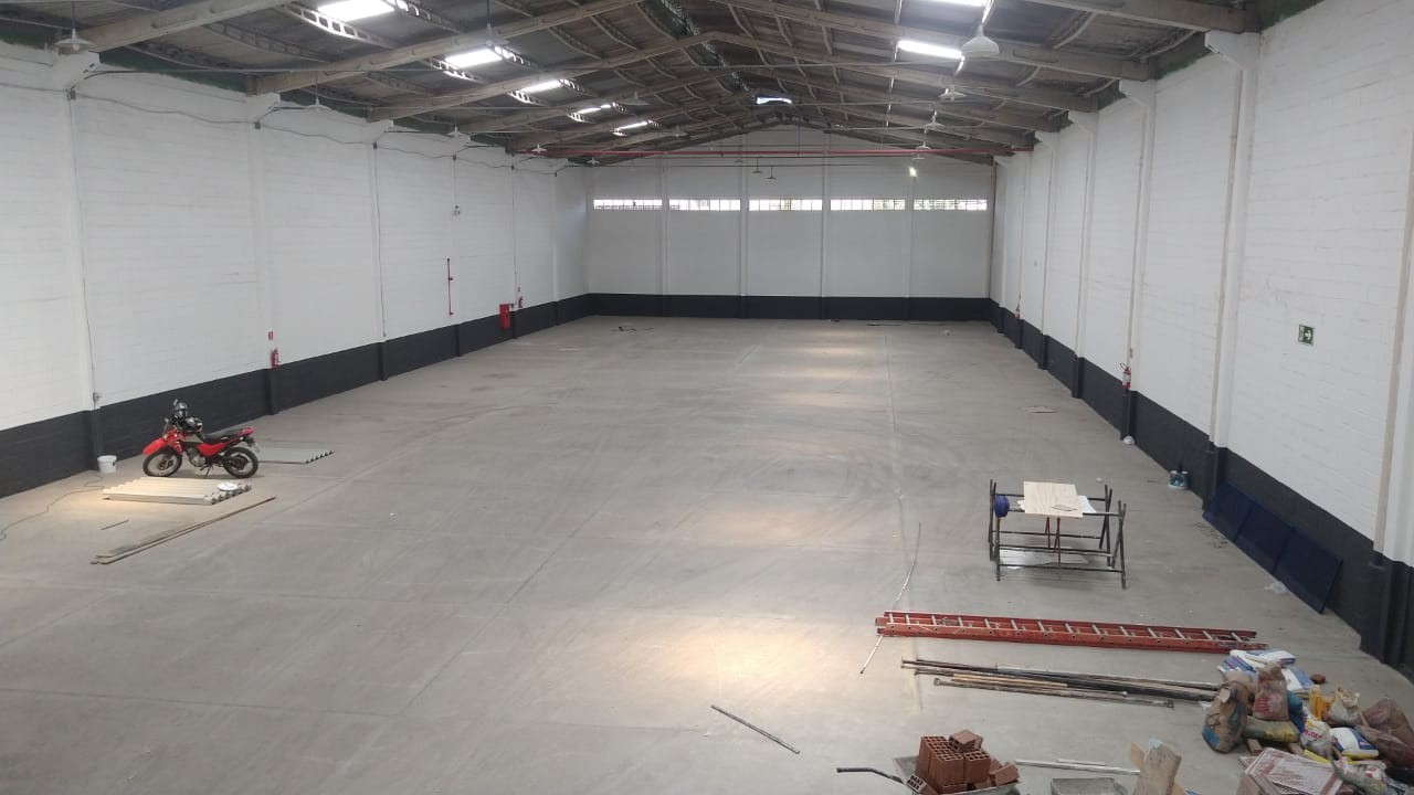 Depósito-Galpão-Armazém para alugar com 1 quarto, 700m² - Foto 12