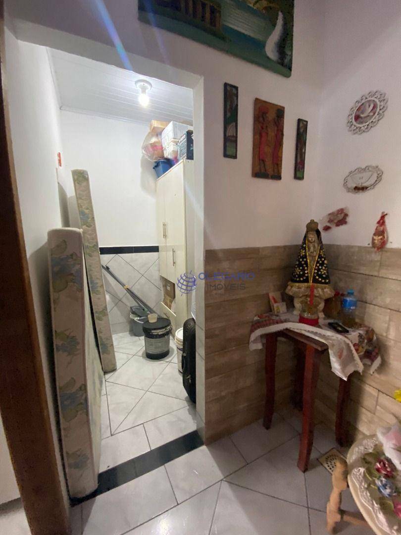 Casa à venda com 4 quartos, 170m² - Foto 15