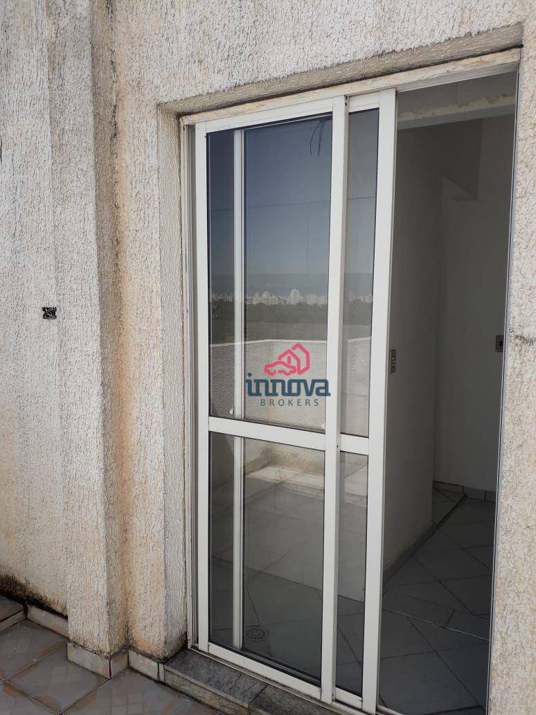 Apartamento à venda com 3 quartos, 200m² - Foto 3