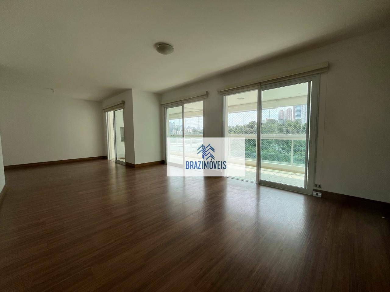 Apartamento à venda com 4 quartos, 177m² - Foto 1