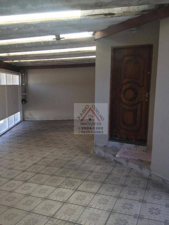 Sobrado à venda com 4 quartos, 200m² - Foto 2