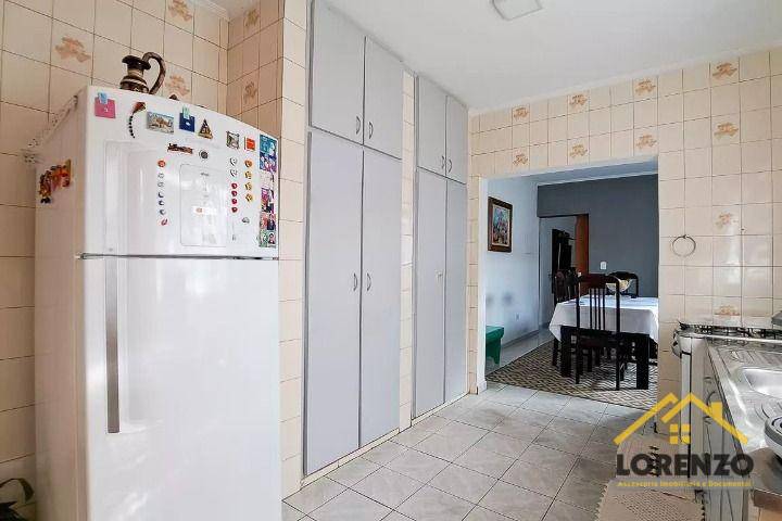 Casa à venda com 4 quartos, 146m² - Foto 8