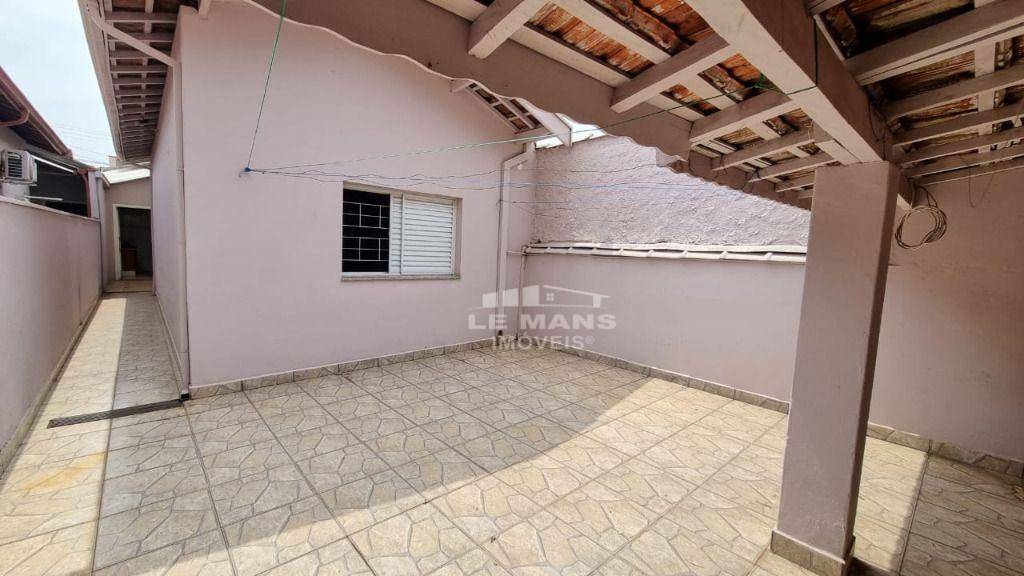 Casa à venda com 2 quartos, 107m² - Foto 2