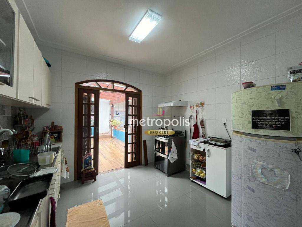 Casa à venda com 4 quartos, 240m² - Foto 30