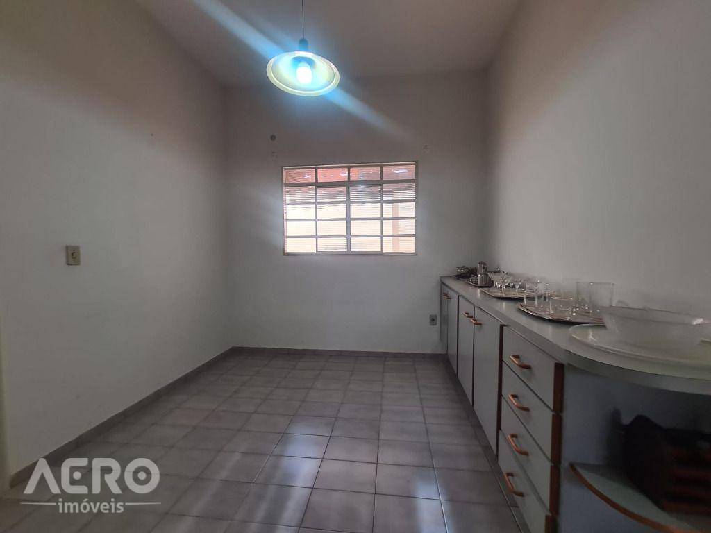 Casa à venda com 3 quartos, 190m² - Foto 18