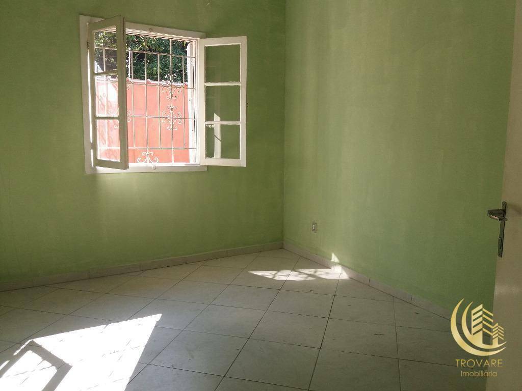 Casa à venda com 3 quartos, 98m² - Foto 4