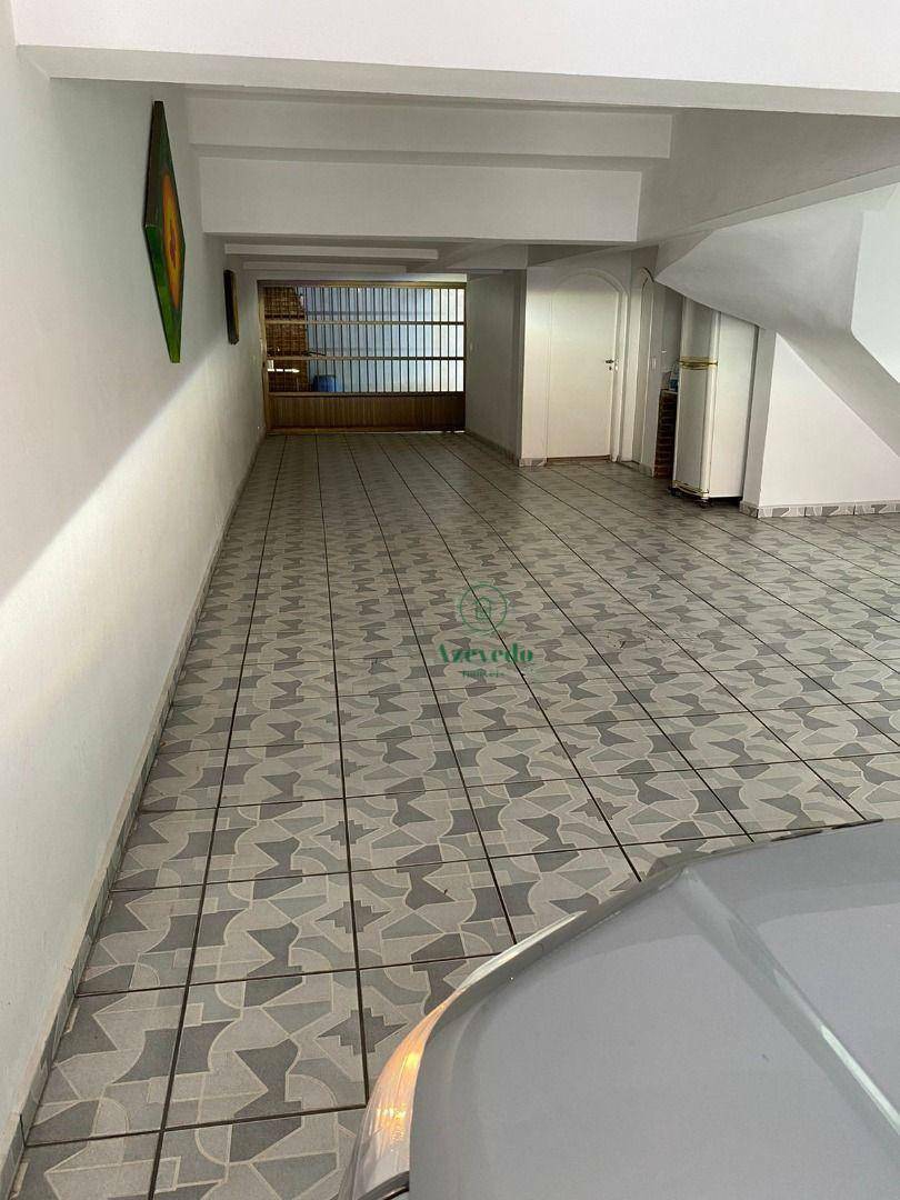 Casa à venda com 3 quartos, 240m² - Foto 11