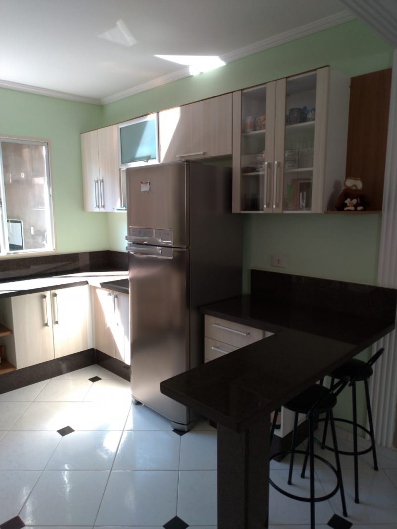 Sobrado à venda com 3 quartos, 75m² - Foto 2