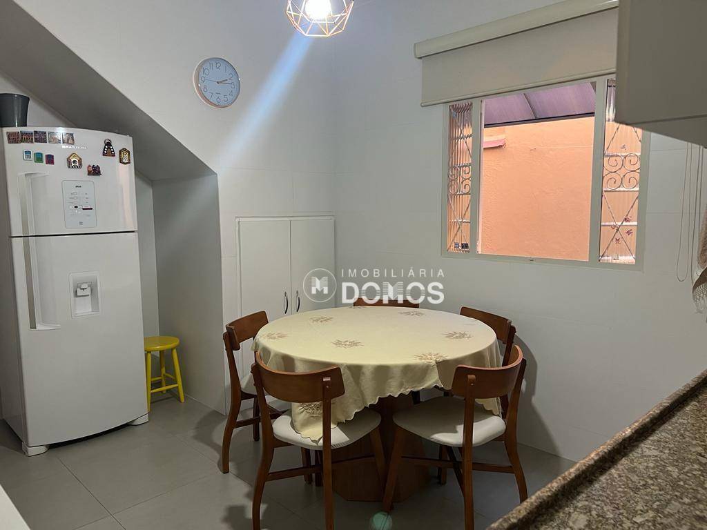 Casa à venda com 4 quartos, 158m² - Foto 6