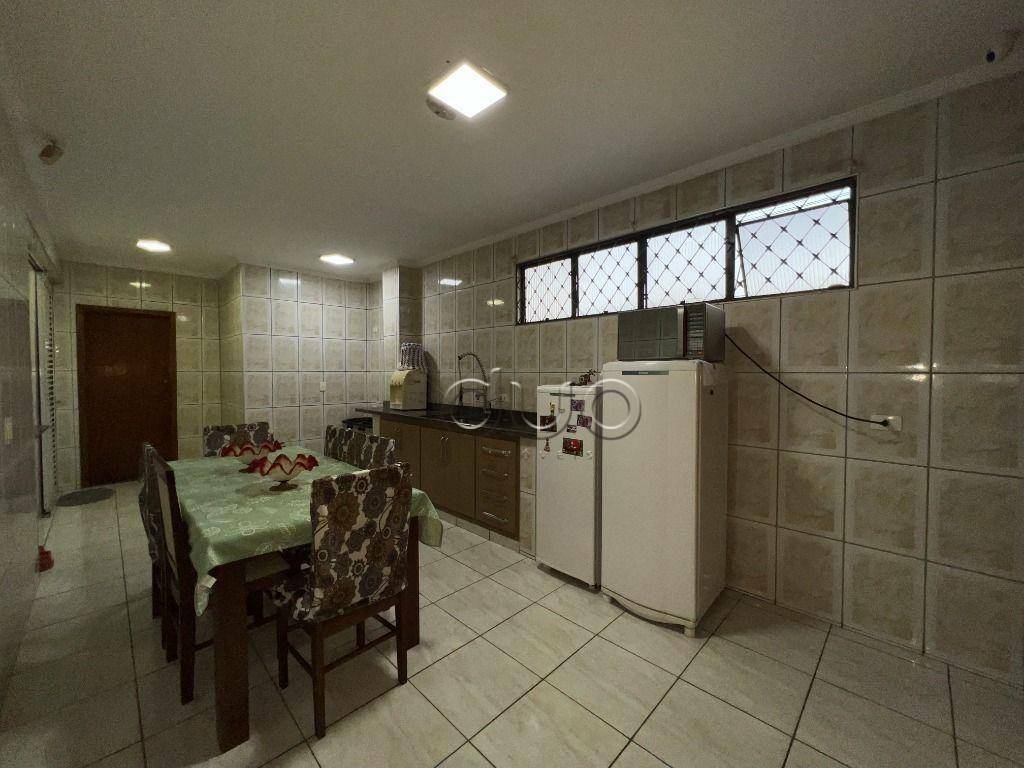 Casa à venda com 3 quartos, 291m² - Foto 1