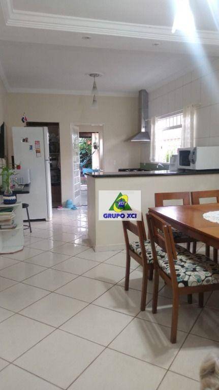 Casa de Condomínio à venda com 3 quartos, 181m² - Foto 13