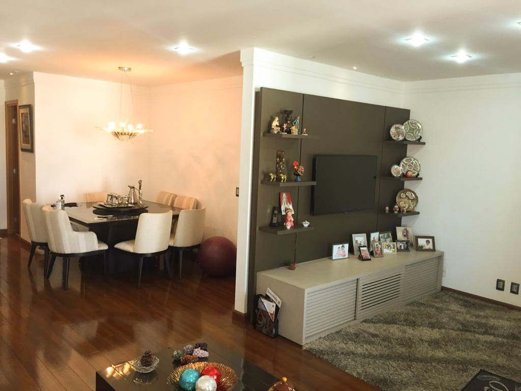 Apartamento à venda com 3 quartos, 140m² - Foto 1