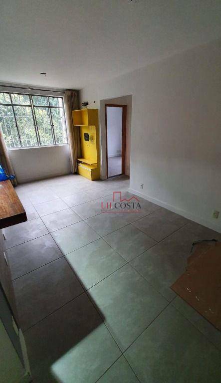 Apartamento à venda com 2 quartos, 65m² - Foto 2