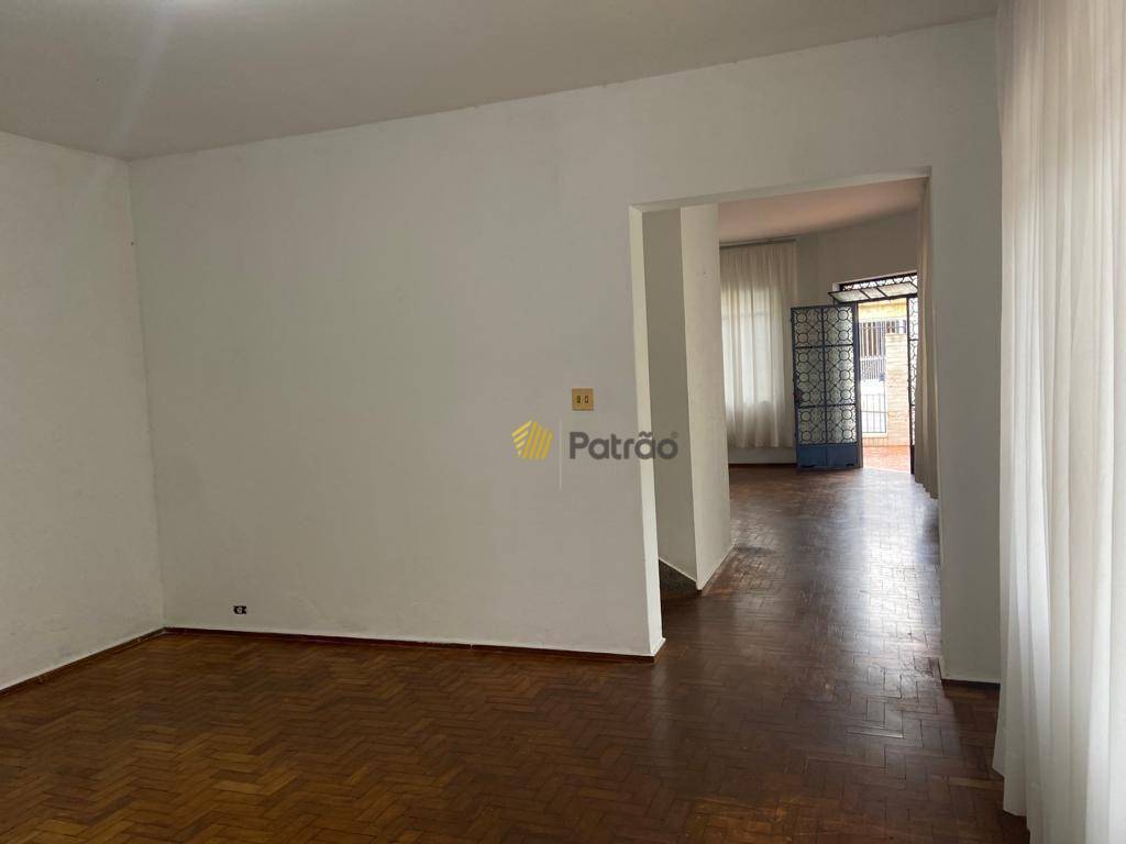 Sobrado à venda e aluguel com 4 quartos, 300m² - Foto 17