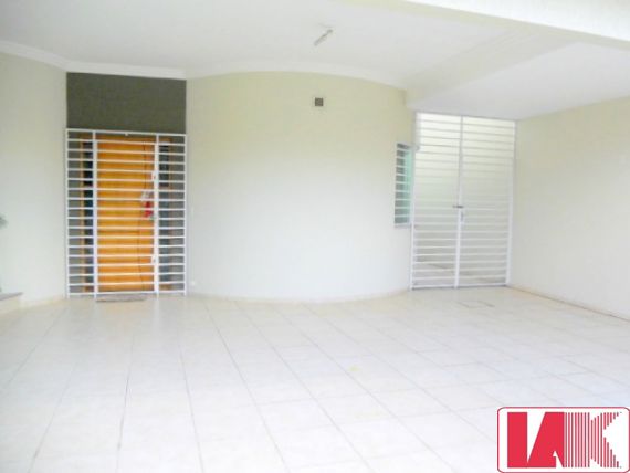 Sobrado à venda com 3 quartos, 180m² - Foto 1