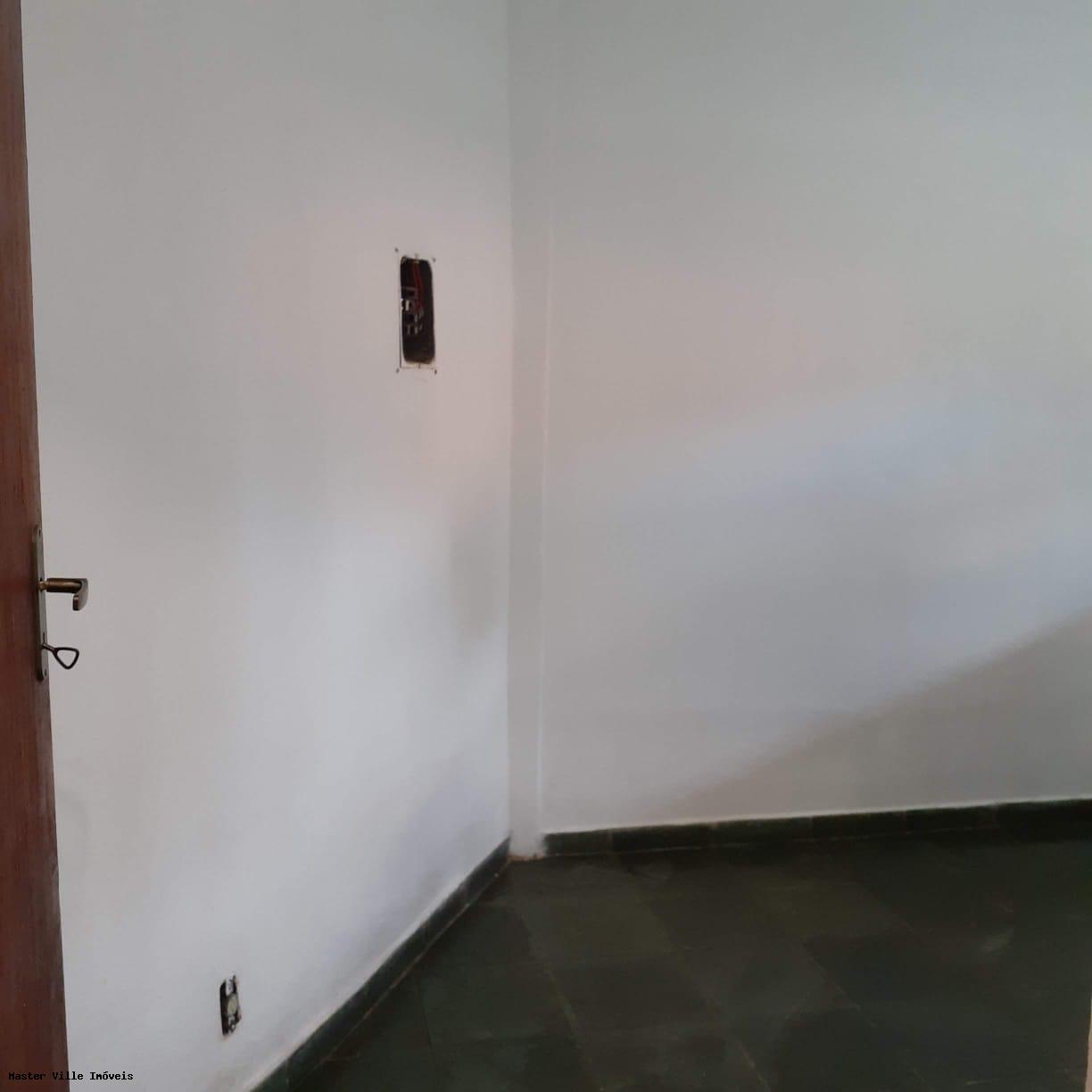 Casa para alugar com 3 quartos, 205m² - Foto 14