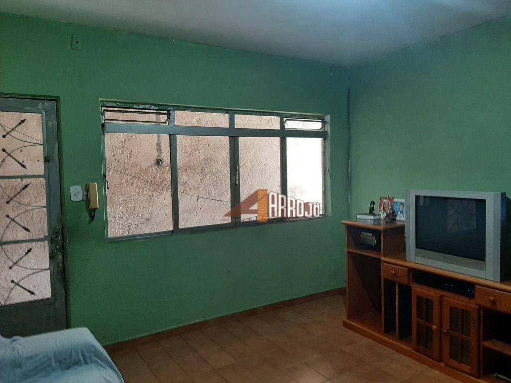 Sobrado à venda com 3 quartos, 150m² - Foto 1