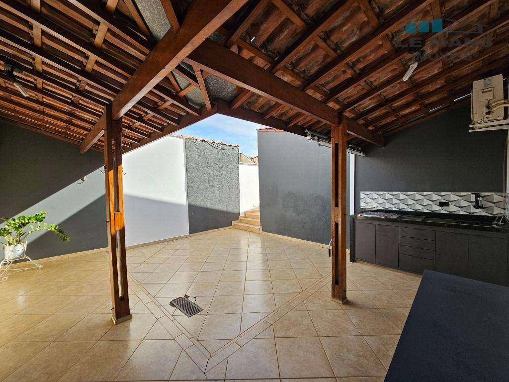 Casa à venda com 2 quartos, 74m² - Foto 2