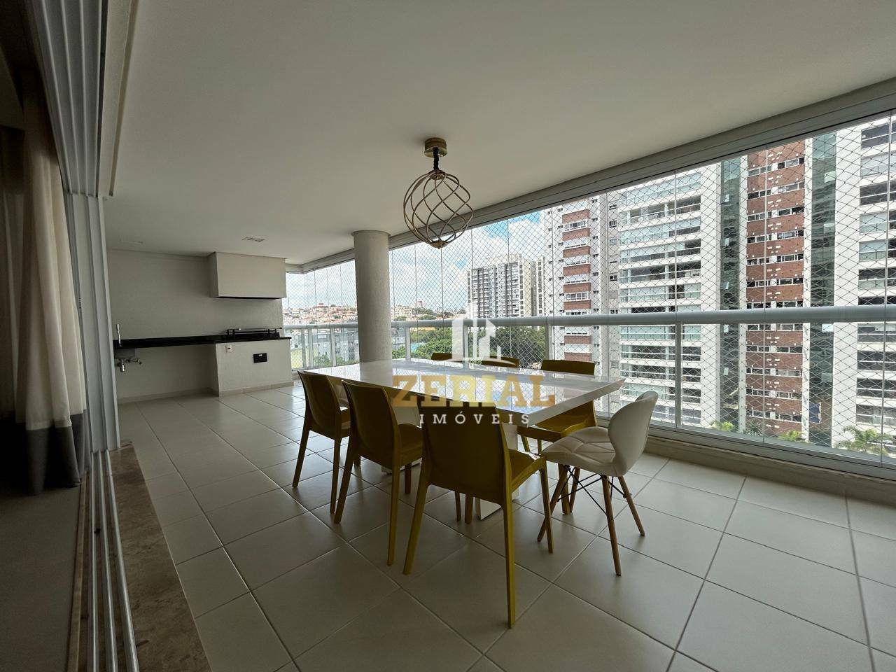 Apartamento para alugar com 3 quartos, 234m² - Foto 2