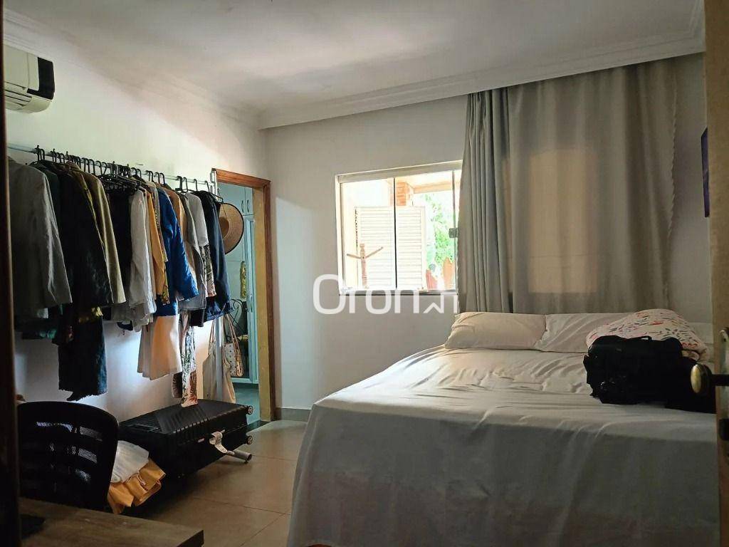 Casa à venda com 3 quartos, 300m² - Foto 5