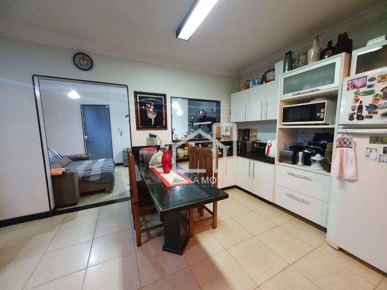 Apartamento à venda com 4 quartos, 180m² - Foto 6