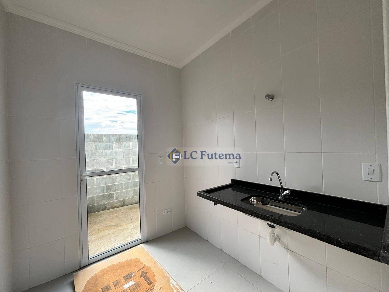 Casa de Condomínio à venda com 2 quartos, 47m² - Foto 4