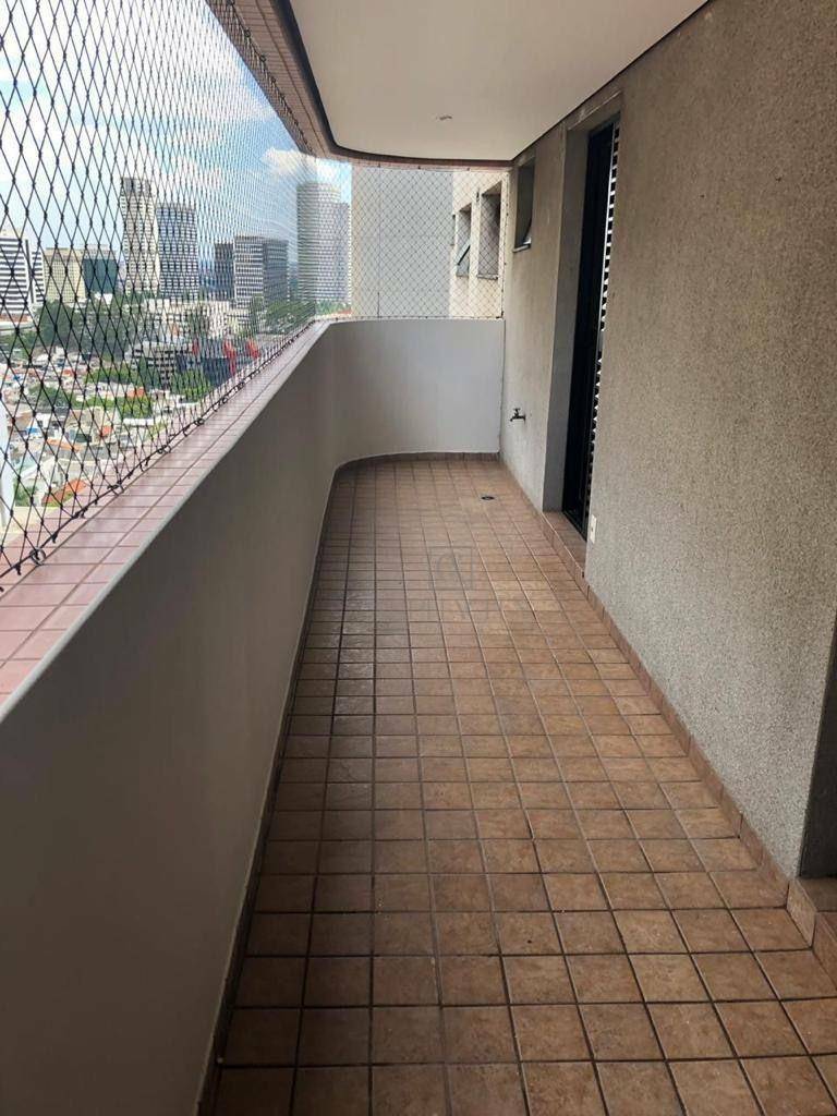 Apartamento para alugar com 4 quartos, 210m² - Foto 23