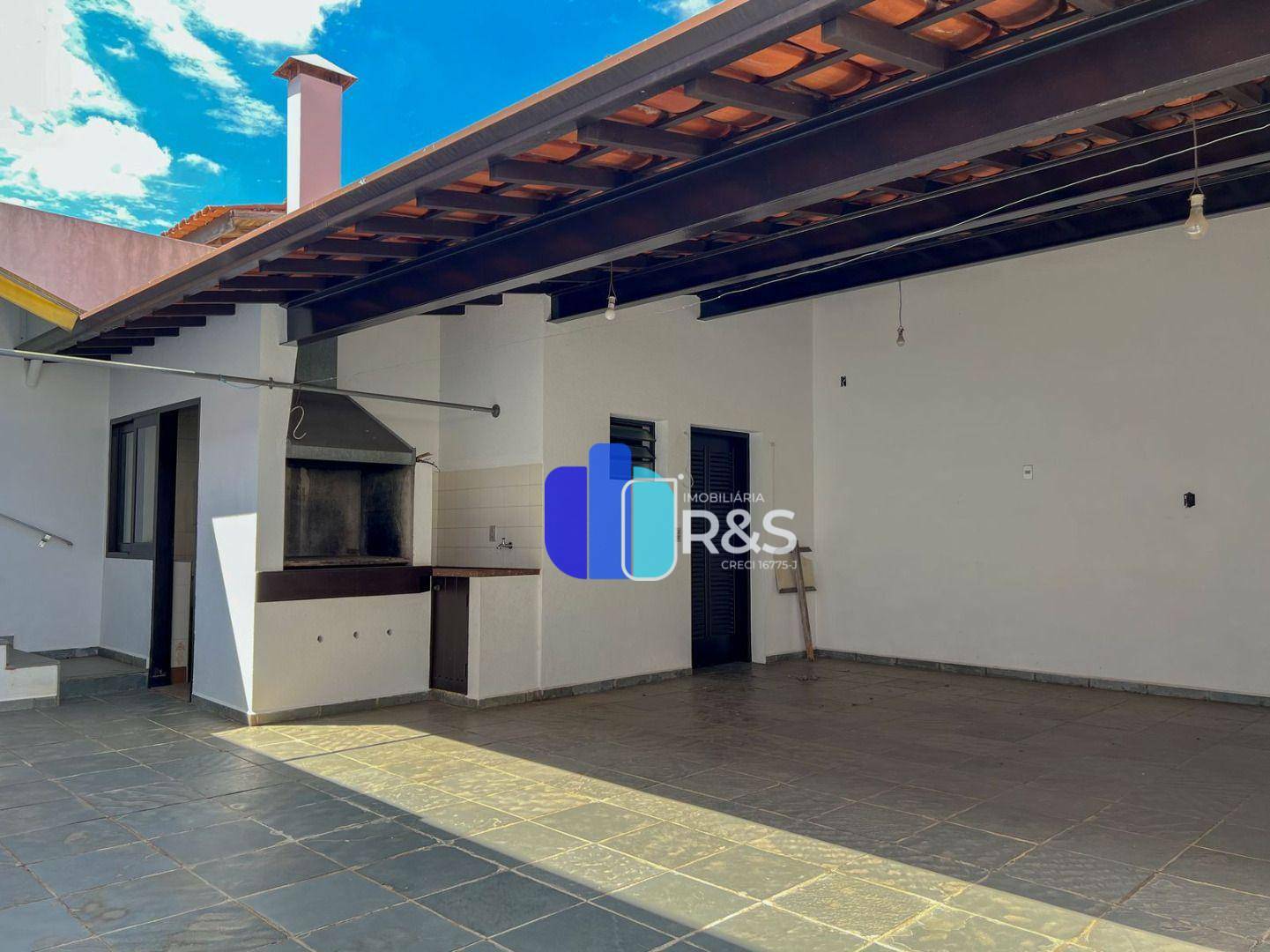 Casa à venda com 3 quartos, 230m² - Foto 11
