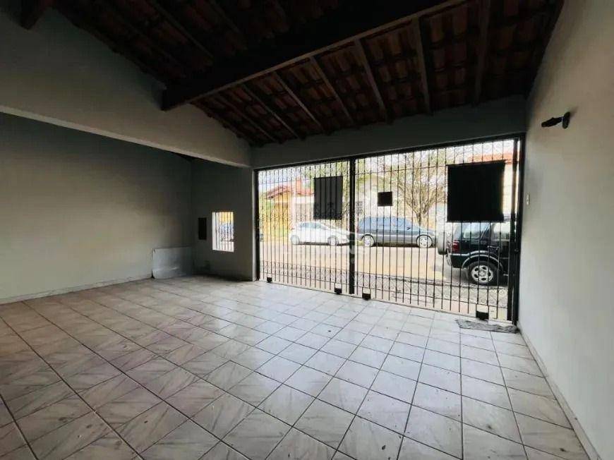 Casa à venda com 2 quartos, 74m² - Foto 3