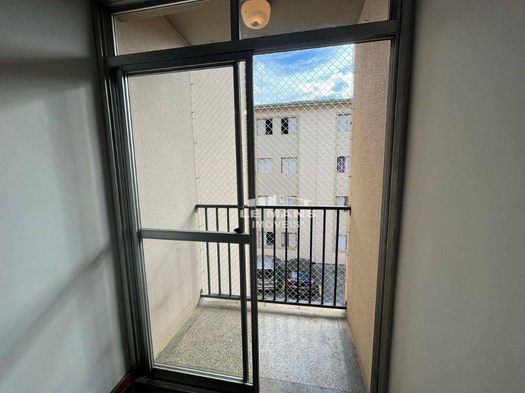 Apartamento à venda com 2 quartos, 56m² - Foto 3