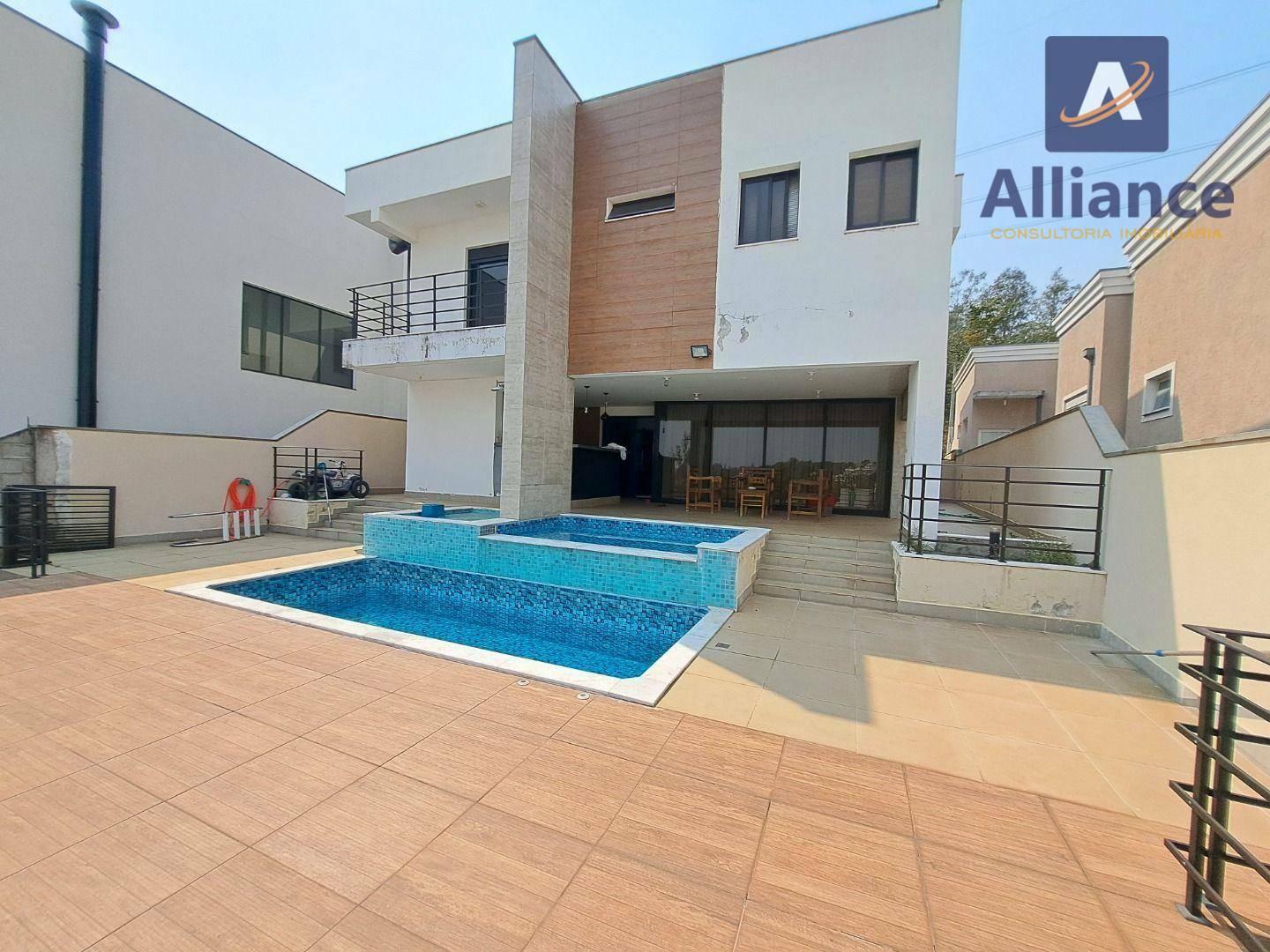 Casa de Condomínio para alugar com 4 quartos, 320m² - Foto 36