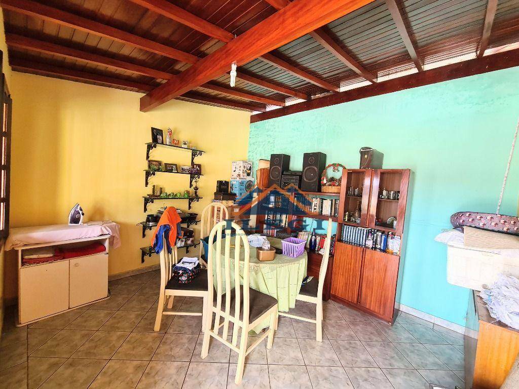 Casa à venda com 3 quartos, 246m² - Foto 20