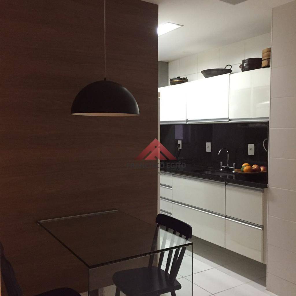 Apartamento à venda com 2 quartos, 70m² - Foto 11