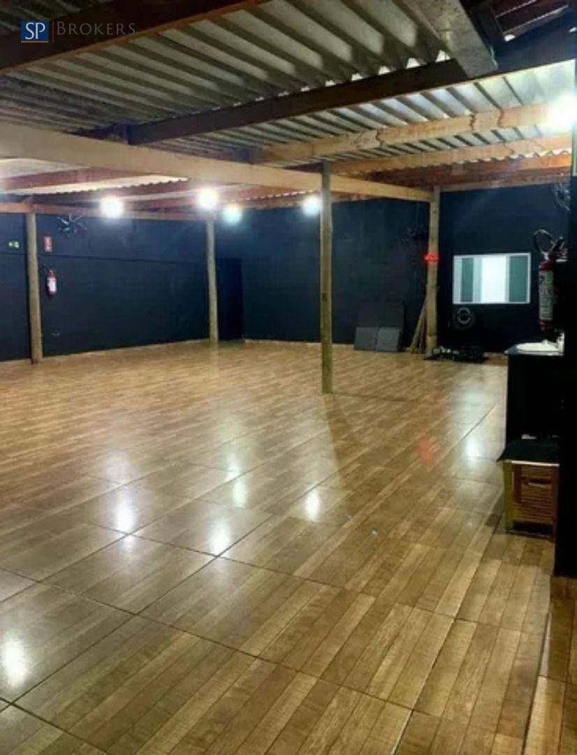 Casa à venda e aluguel com 2 quartos, 270m² - Foto 3