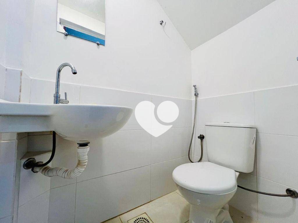 Casa de Condomínio para alugar com 4 quartos, 180m² - Foto 12