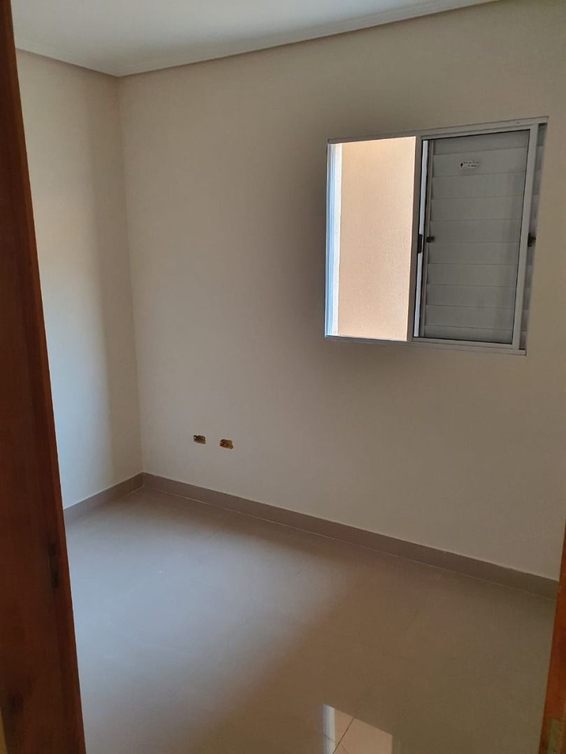 Casa à venda com 3 quartos, 90m² - Foto 4