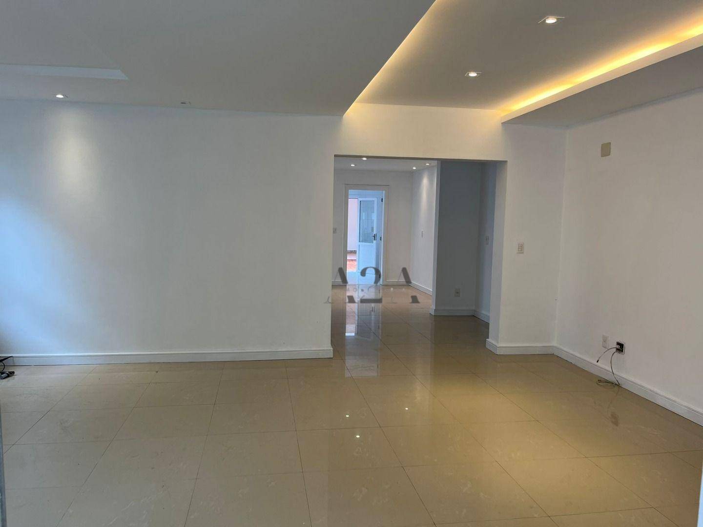 Casa à venda com 4 quartos, 357m² - Foto 17