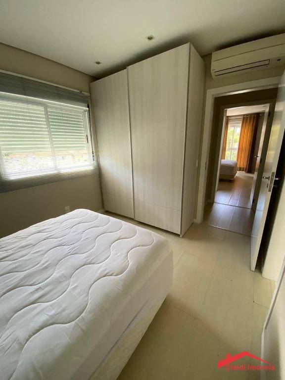 Apartamento para alugar com 3 quartos, 138m² - Foto 14