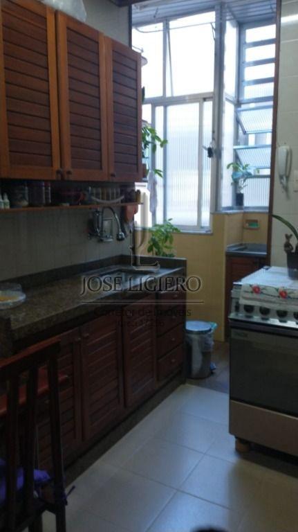 Apartamento à venda com 2 quartos, 65m² - Foto 22