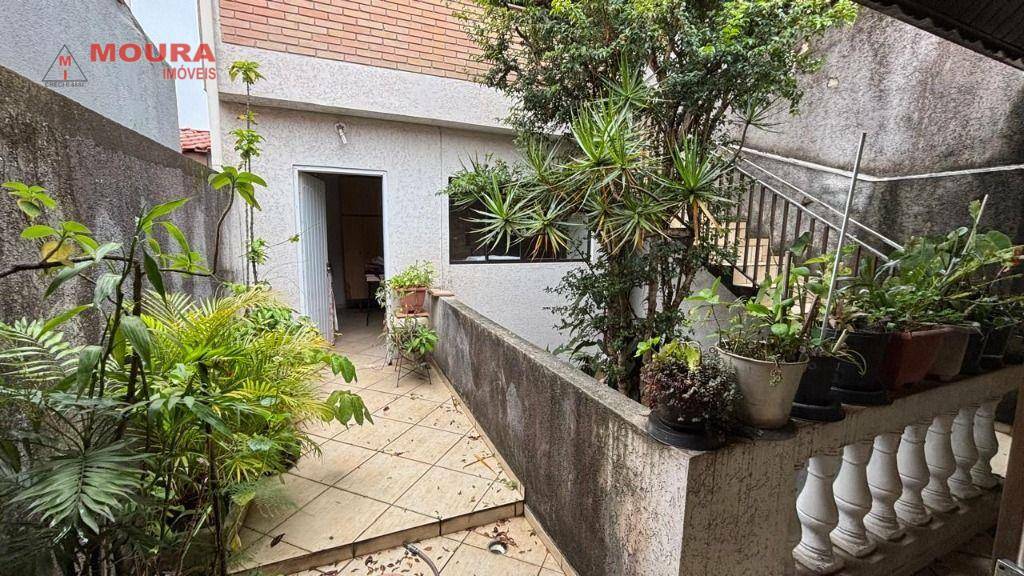 Sobrado à venda com 3 quartos, 230m² - Foto 1