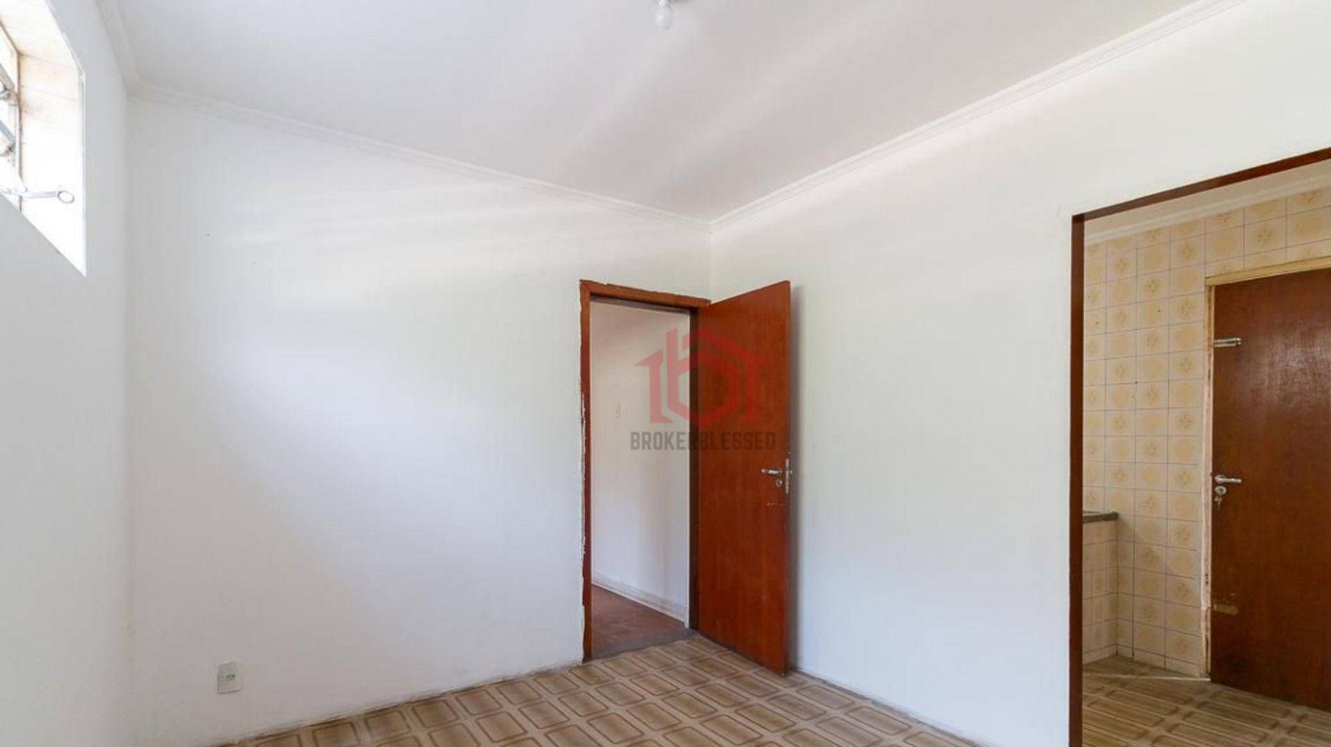 Casa à venda com 6 quartos, 200m² - Foto 16