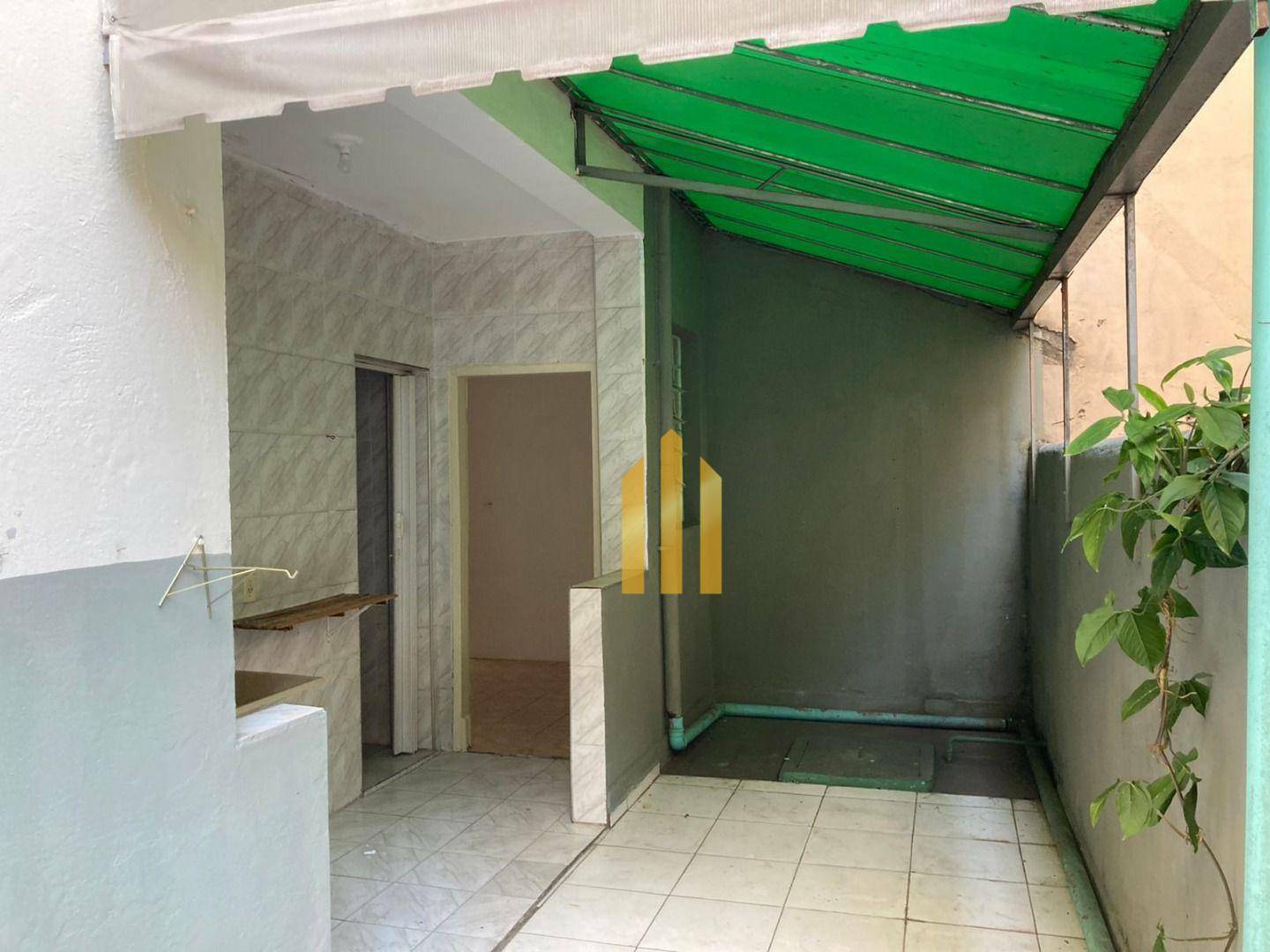 Apartamento para alugar com 3 quartos, 85m² - Foto 12