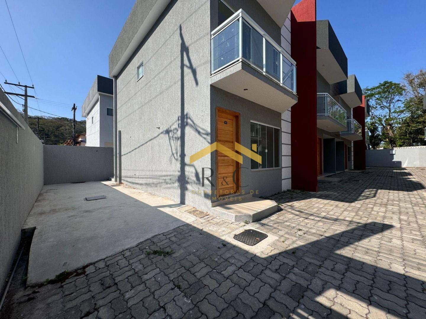 Casa à venda com 2 quartos, 76m² - Foto 1