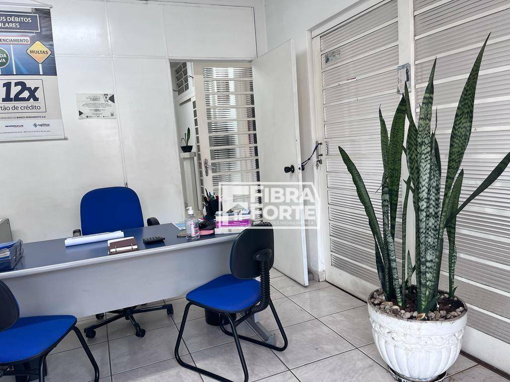 Casa à venda com 3 quartos, 195m² - Foto 2