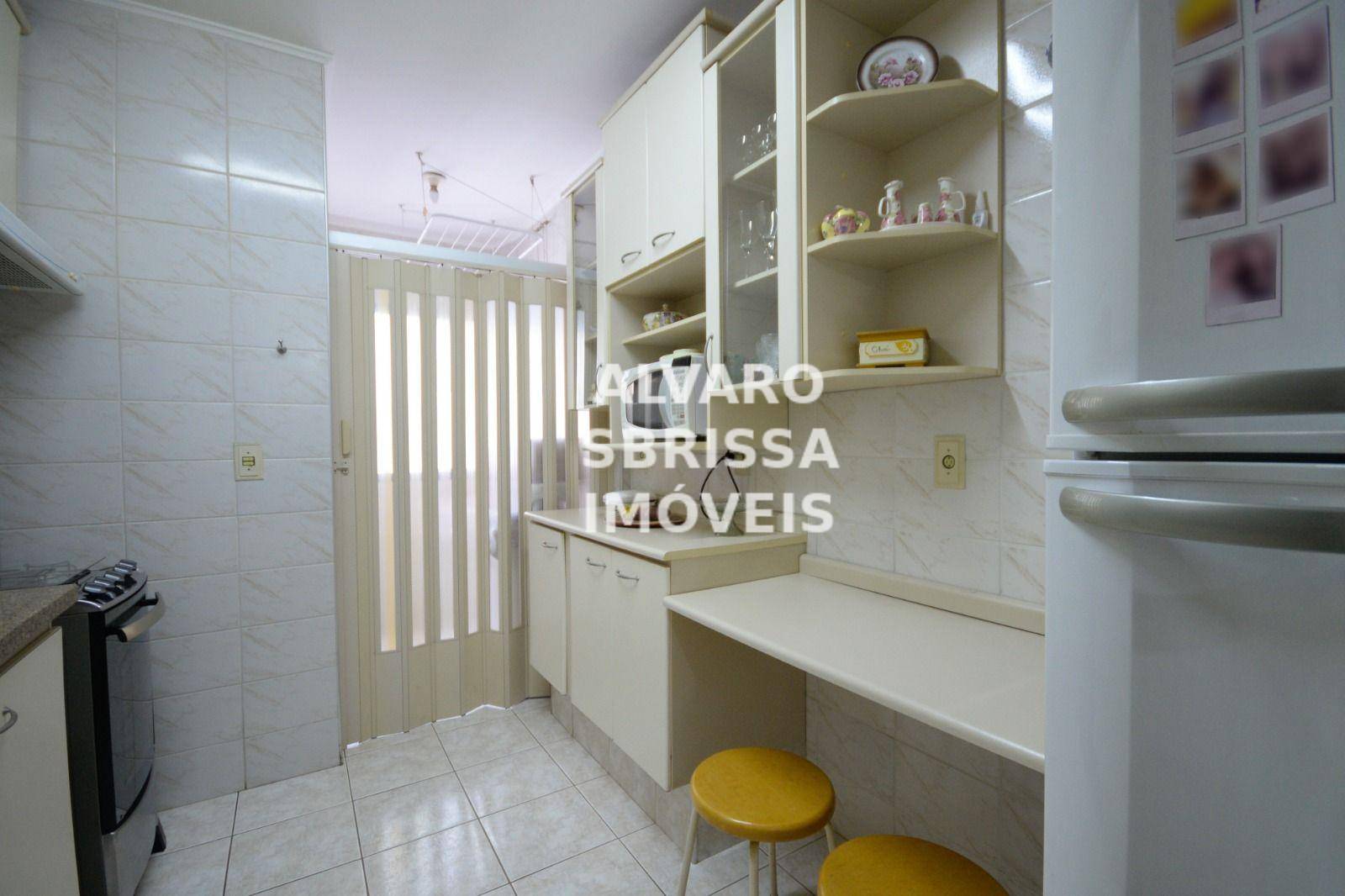 Apartamento à venda com 2 quartos, 70m² - Foto 1