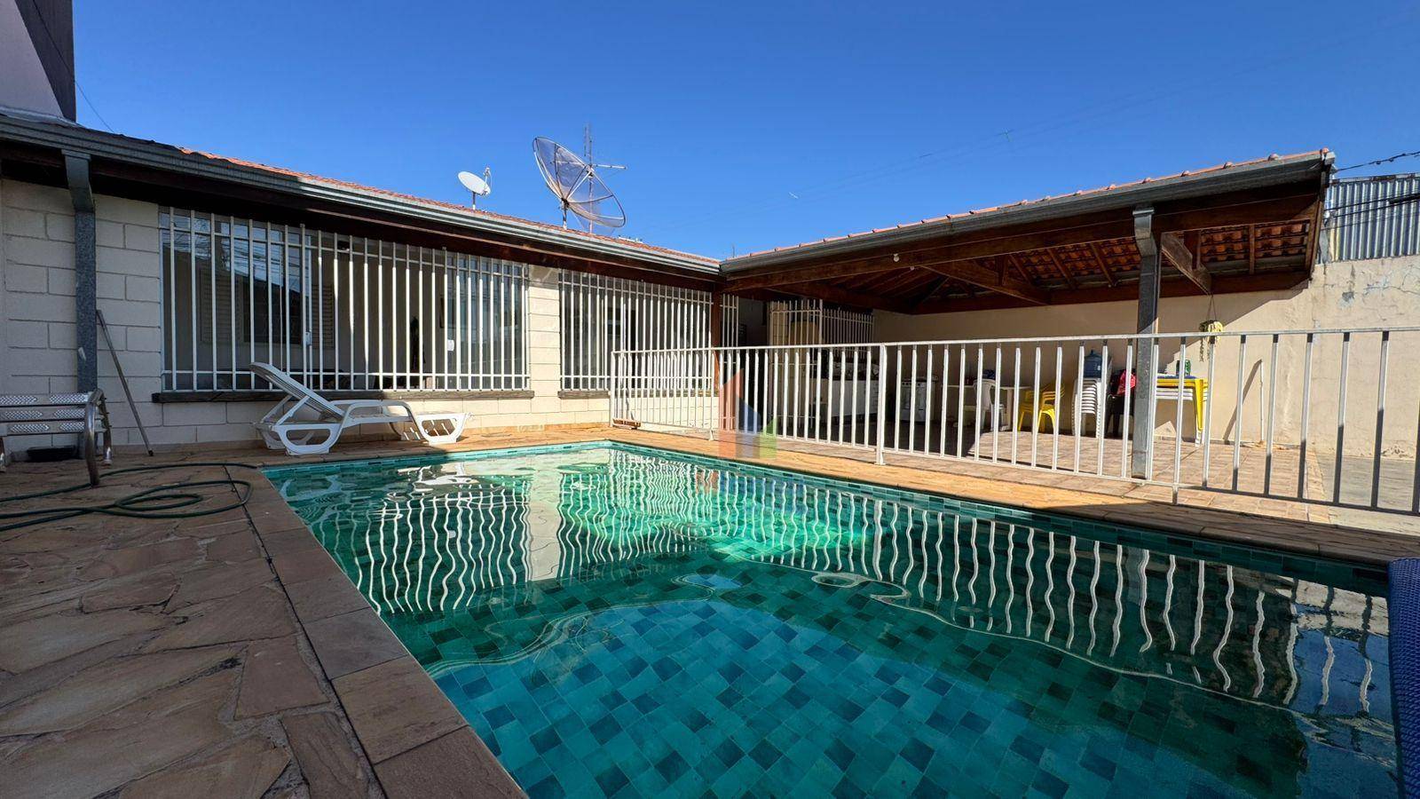 Casa, 3 quartos, 158 m² - Foto 1